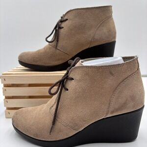 Crocs Leigh II Womens Tan Suede Chukka Wedge Booties Lace Up Comfort W7